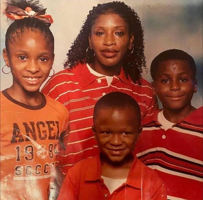 NBA YoungBoy Family Pic 