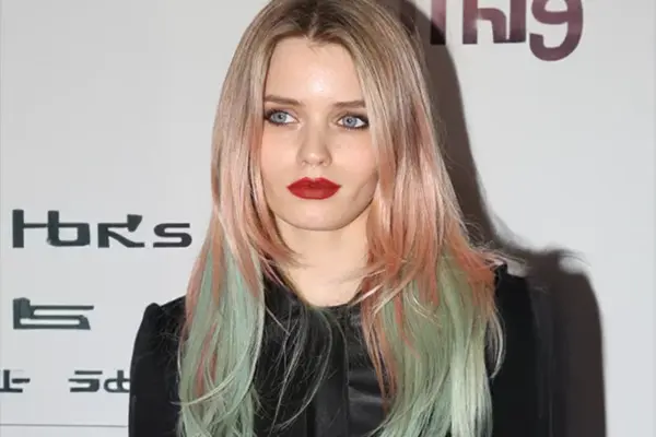Abbey Lee Kershaw: Net Worth, Biography, Career Highlights & Wealth Sources 7 Abbey Leeย Personal Interests