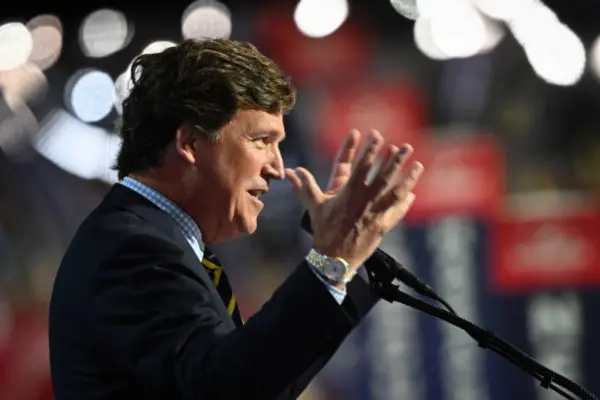 Tucker Carlson Net Worth 2025 (Forbes): Salary, Assets & Inheritance 3 Tucker Carlson Early Life