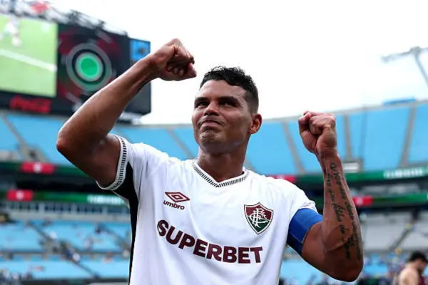 Thiago Silva Early Life